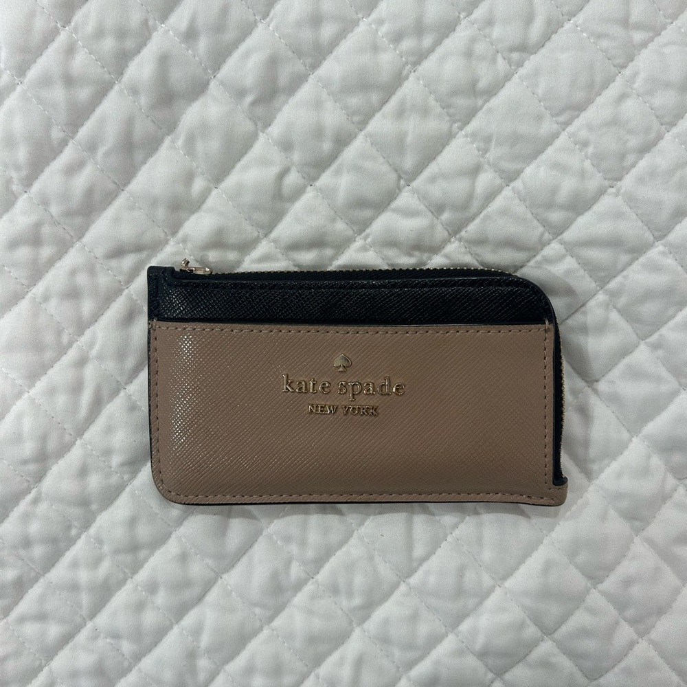 Kate Spade Black and Beige Zip Card Holder